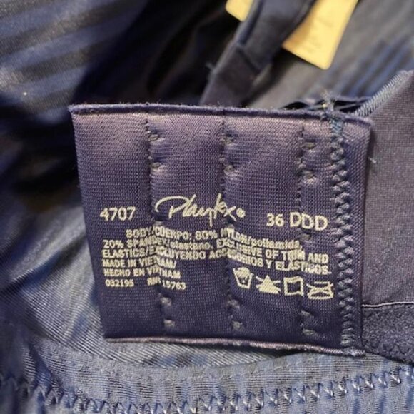 Playtex Women's Secrets Perfectly Smooth Wire-Free Bra - Picture 2 of 5